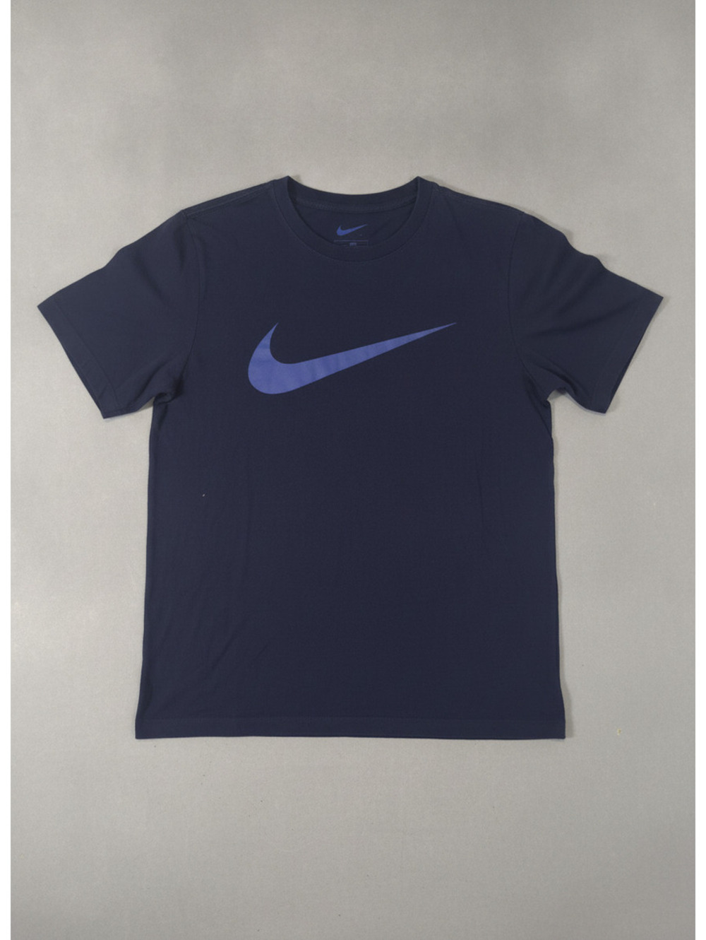 Nike Men's T-Shirt The Nike Tee Logo Graphic Navy Blue Size Small